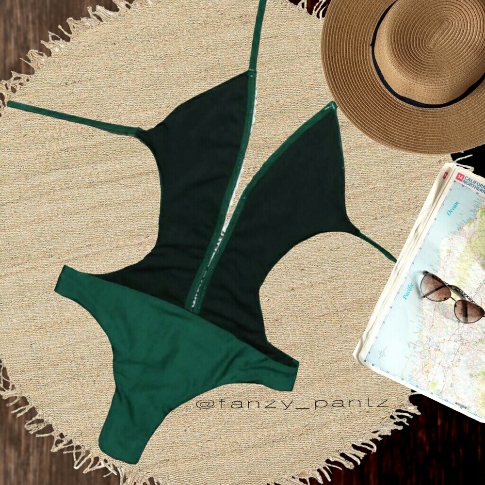 ☆LAST ONE☆Emerald & lace plunging cut out swimsuit - Picture 3 of 3